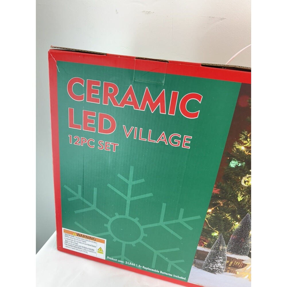 NEW CHRISTMAS 🎄 Ceramic Light Up Holiday Village 12 Piece Set - Picture 7 of 12